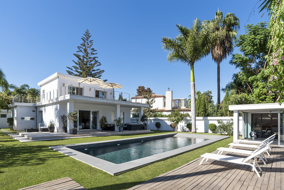 4 Bedroom Detached Villa in Nueva Andalucía