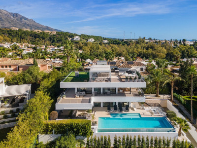 5 Bedroom Detached Villa in Nueva Andalucía