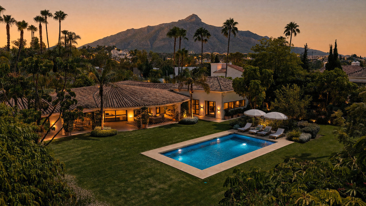 5 Bedroom Detached Villa in Nueva Andalucía