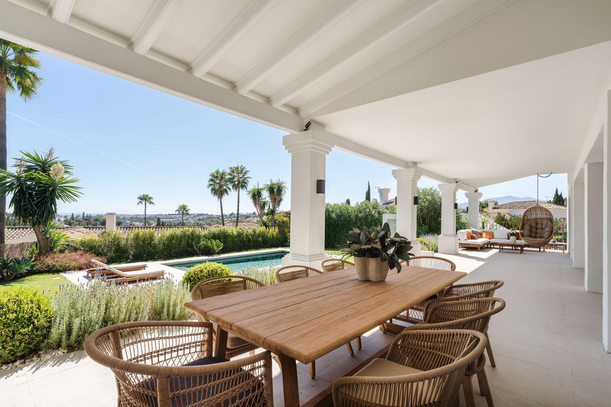 5 Bedroom Detached Villa in Nueva Andalucía