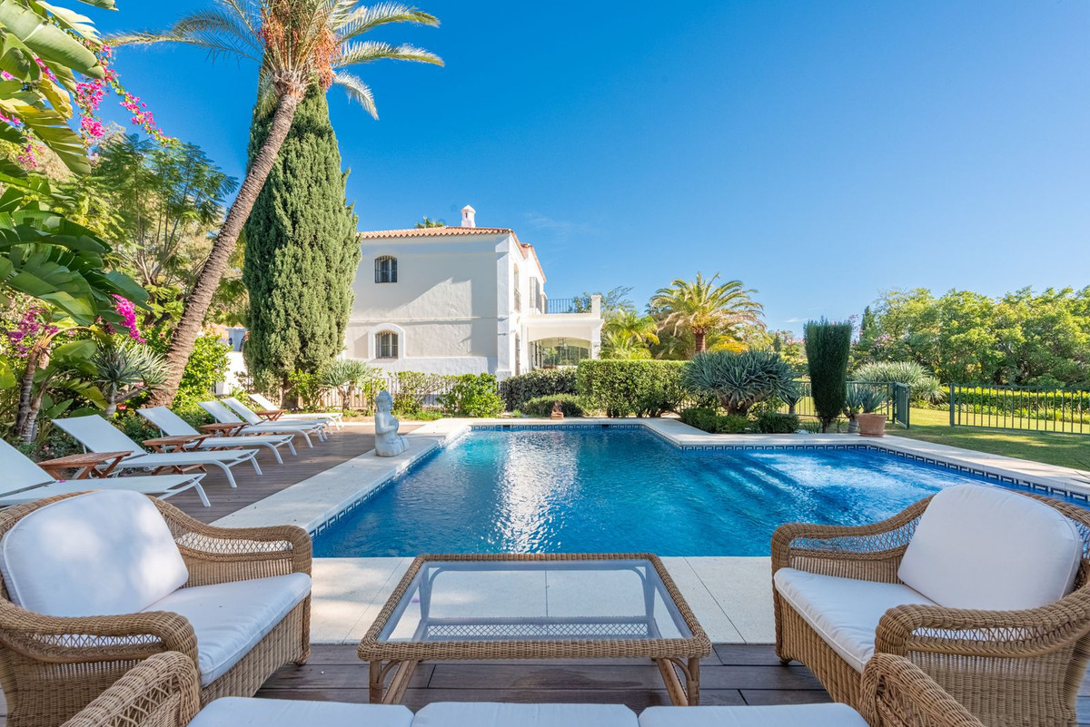 5 Bedroom Detached Villa in Nueva Andalucía